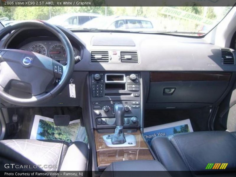 Ice White / Graphite 2006 Volvo XC90 2.5T AWD