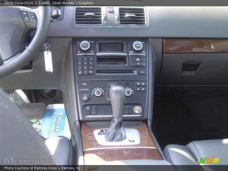 Silver Metallic / Graphite 2008 Volvo XC90 3.2 AWD