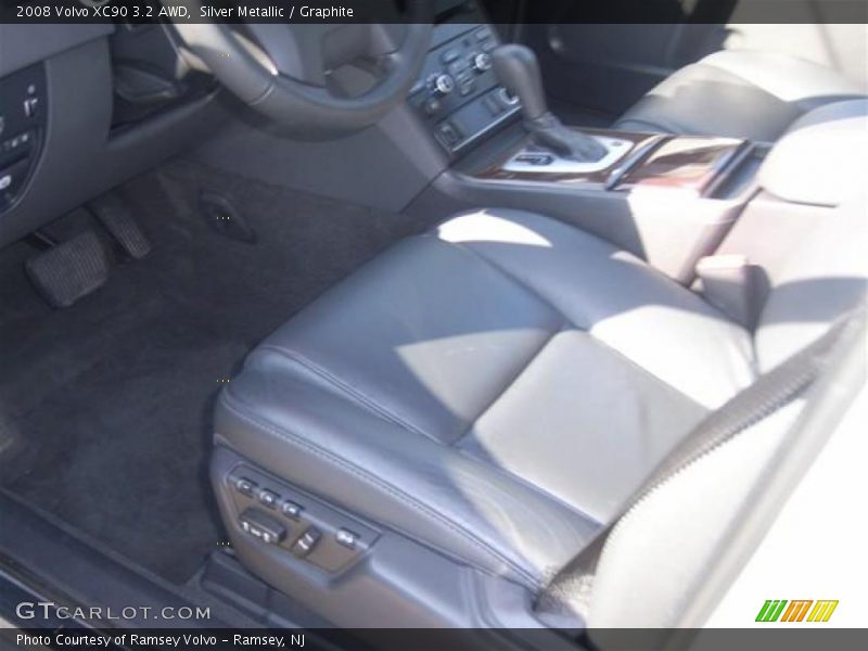 Silver Metallic / Graphite 2008 Volvo XC90 3.2 AWD