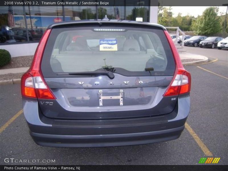 Titanium Grey Metallic / Sandstone Beige 2008 Volvo V70 3.2