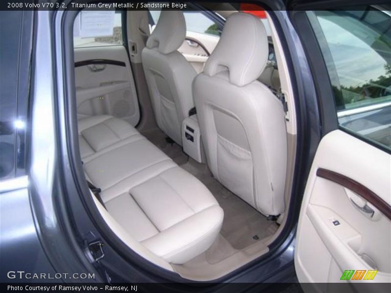 Titanium Grey Metallic / Sandstone Beige 2008 Volvo V70 3.2