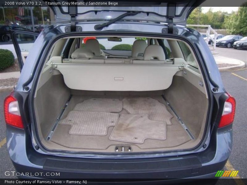 Titanium Grey Metallic / Sandstone Beige 2008 Volvo V70 3.2