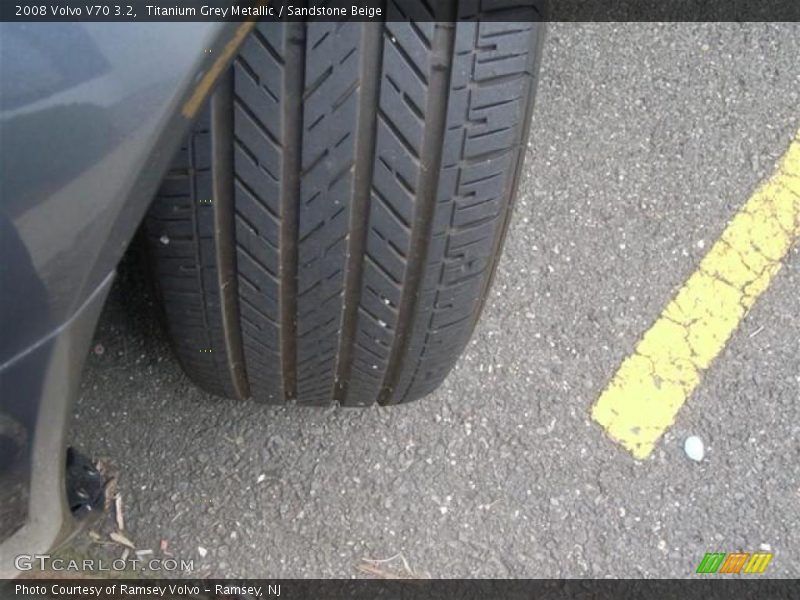 Titanium Grey Metallic / Sandstone Beige 2008 Volvo V70 3.2