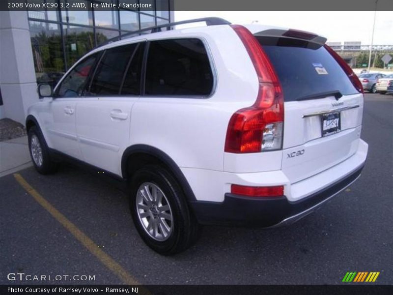 Ice White / Sandstone 2008 Volvo XC90 3.2 AWD