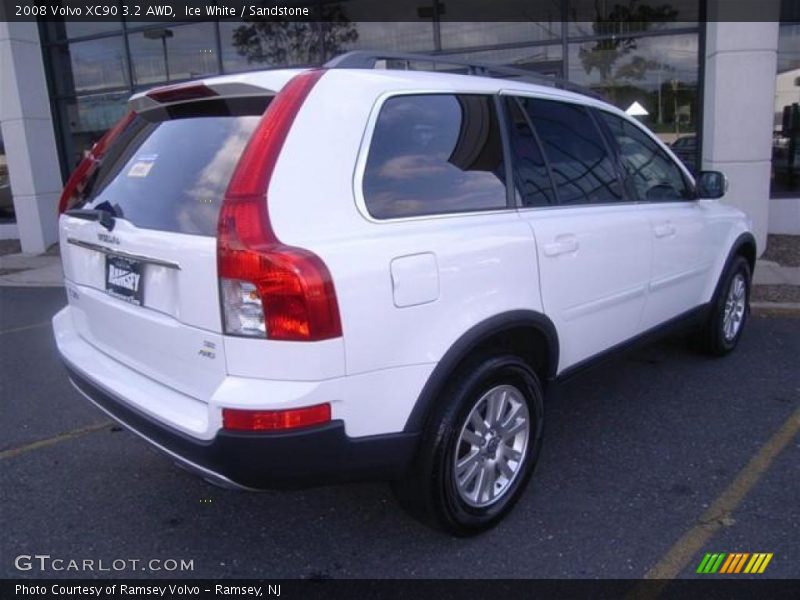 Ice White / Sandstone 2008 Volvo XC90 3.2 AWD