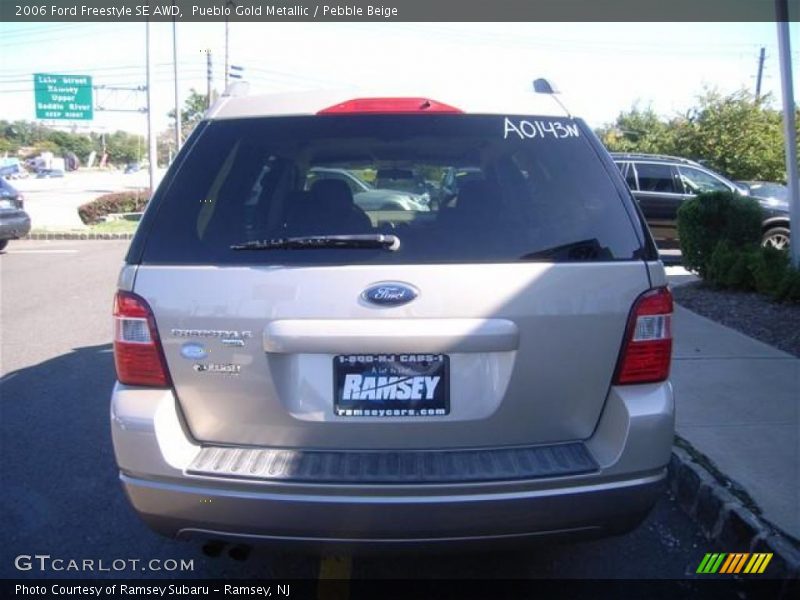 Pueblo Gold Metallic / Pebble Beige 2006 Ford Freestyle SE AWD