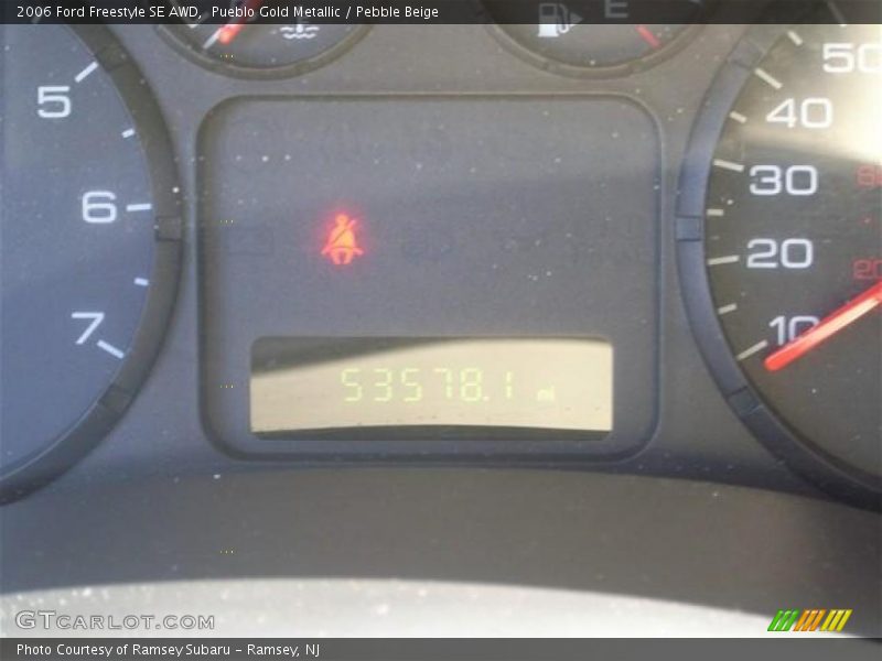 Pueblo Gold Metallic / Pebble Beige 2006 Ford Freestyle SE AWD