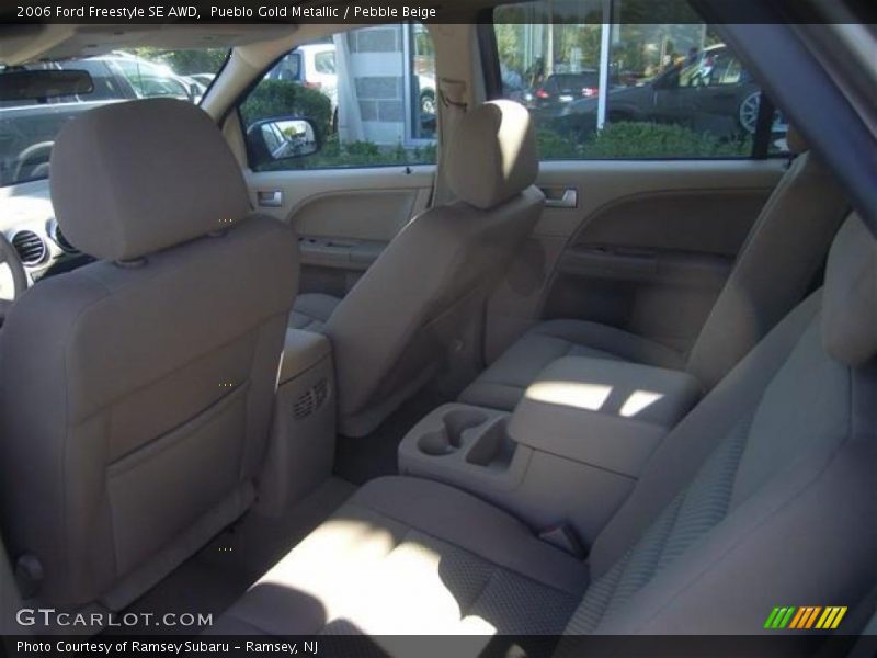 Pueblo Gold Metallic / Pebble Beige 2006 Ford Freestyle SE AWD