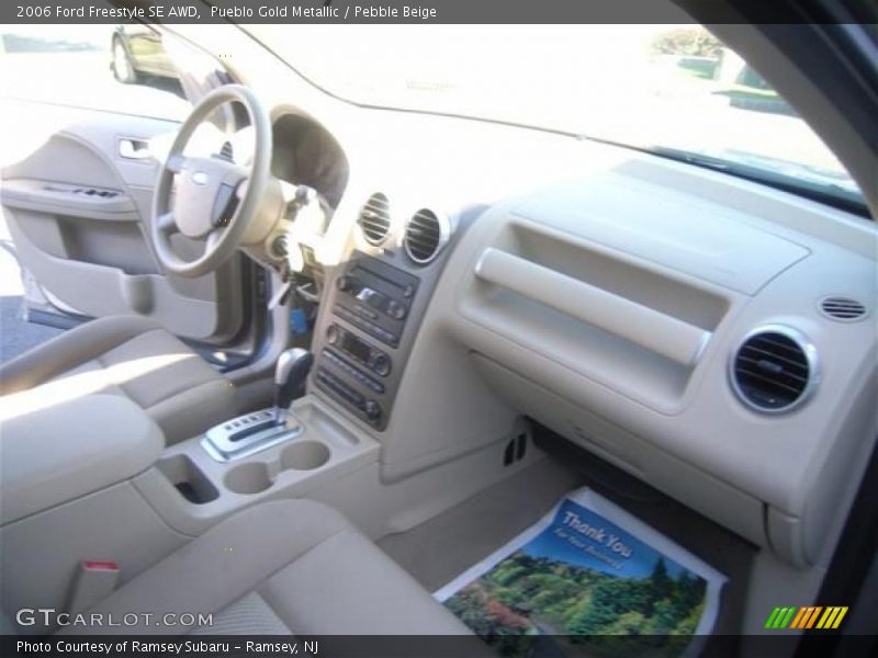 Pueblo Gold Metallic / Pebble Beige 2006 Ford Freestyle SE AWD