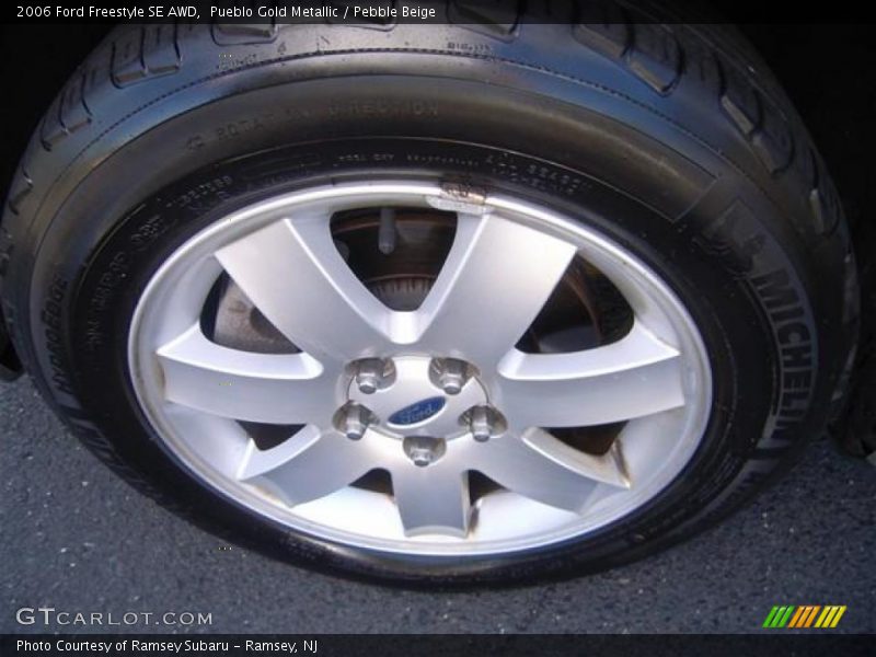 Pueblo Gold Metallic / Pebble Beige 2006 Ford Freestyle SE AWD