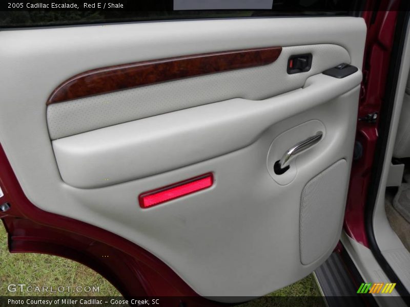 Red E / Shale 2005 Cadillac Escalade