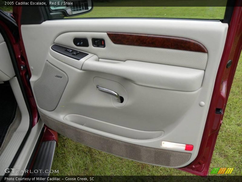 Red E / Shale 2005 Cadillac Escalade