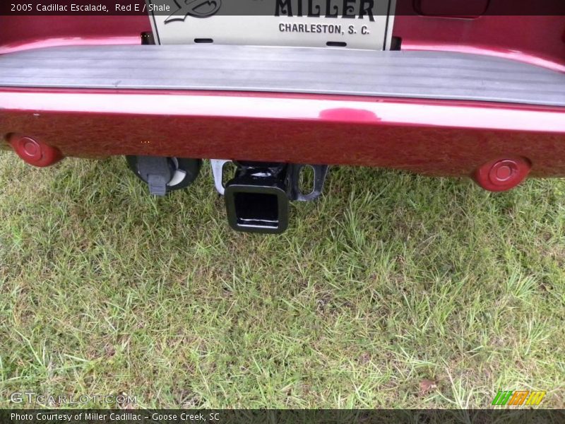 Red E / Shale 2005 Cadillac Escalade