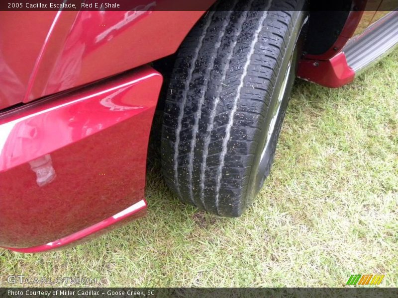 Red E / Shale 2005 Cadillac Escalade