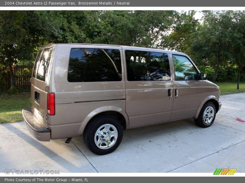 Bronzemist Metallic / Neutral 2004 Chevrolet Astro LS Passenger Van