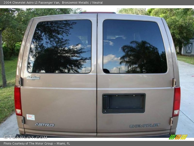Bronzemist Metallic / Neutral 2004 Chevrolet Astro LS Passenger Van