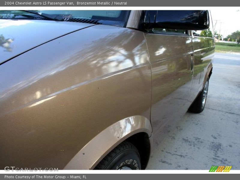 Bronzemist Metallic / Neutral 2004 Chevrolet Astro LS Passenger Van