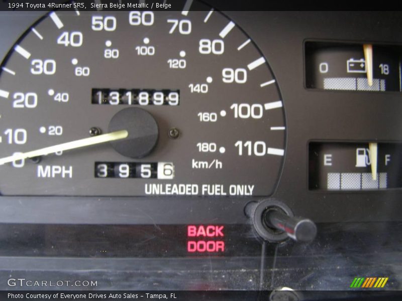 Sierra Beige Metallic / Beige 1994 Toyota 4Runner SR5