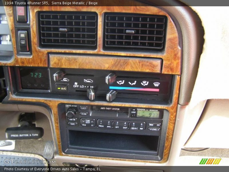 Sierra Beige Metallic / Beige 1994 Toyota 4Runner SR5