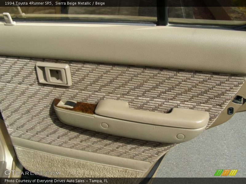 Sierra Beige Metallic / Beige 1994 Toyota 4Runner SR5