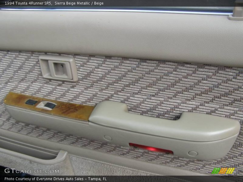 Sierra Beige Metallic / Beige 1994 Toyota 4Runner SR5