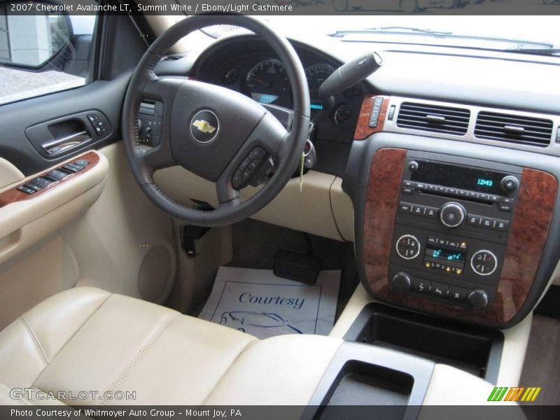 Summit White / Ebony/Light Cashmere 2007 Chevrolet Avalanche LT