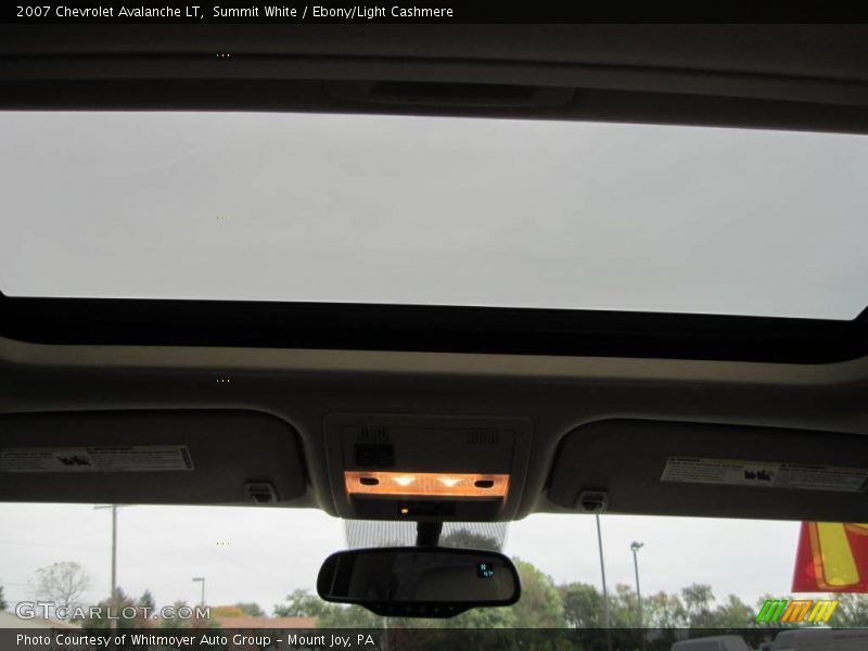 Summit White / Ebony/Light Cashmere 2007 Chevrolet Avalanche LT