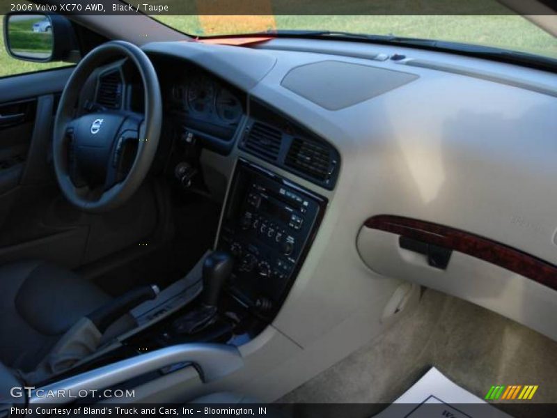 Black / Taupe 2006 Volvo XC70 AWD