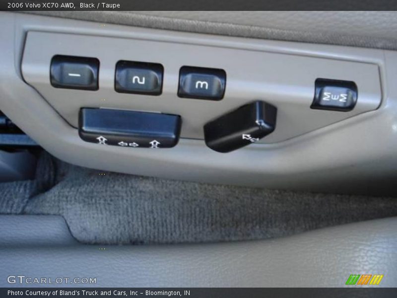 Black / Taupe 2006 Volvo XC70 AWD