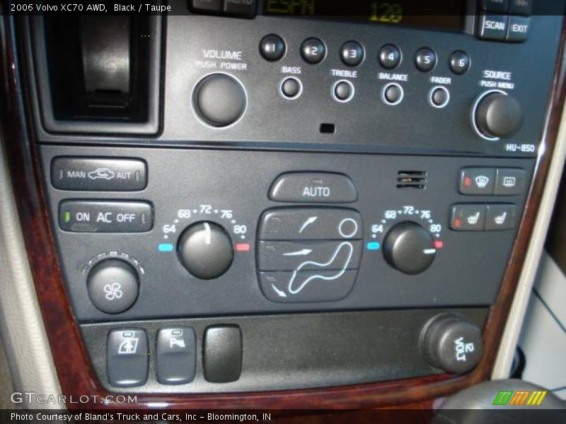 Black / Taupe 2006 Volvo XC70 AWD