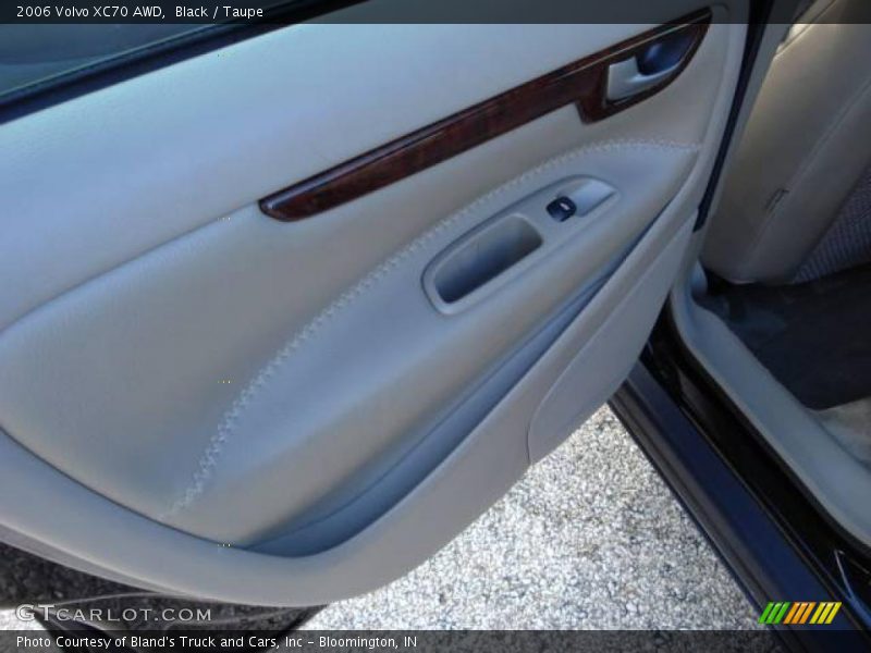 Black / Taupe 2006 Volvo XC70 AWD