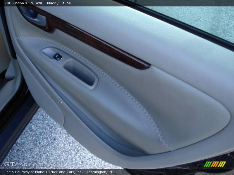 Black / Taupe 2006 Volvo XC70 AWD