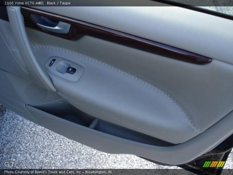 Black / Taupe 2006 Volvo XC70 AWD