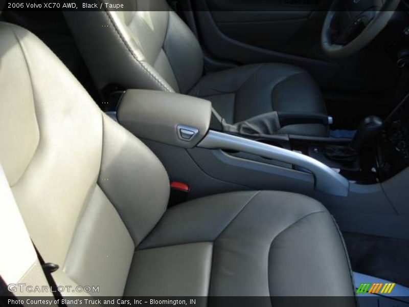 Black / Taupe 2006 Volvo XC70 AWD