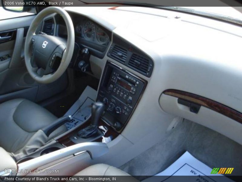 Black / Taupe 2006 Volvo XC70 AWD