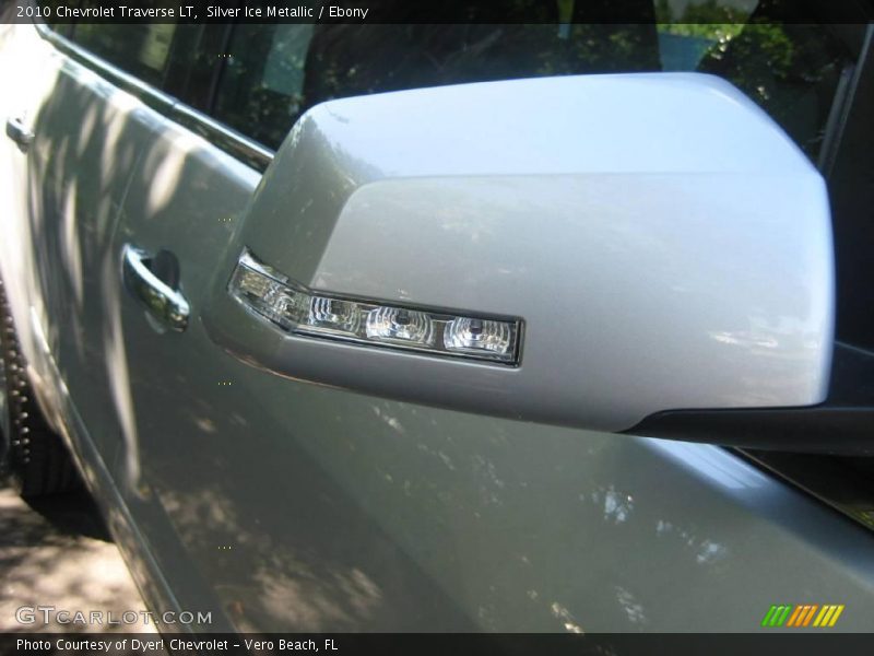 Silver Ice Metallic / Ebony 2010 Chevrolet Traverse LT