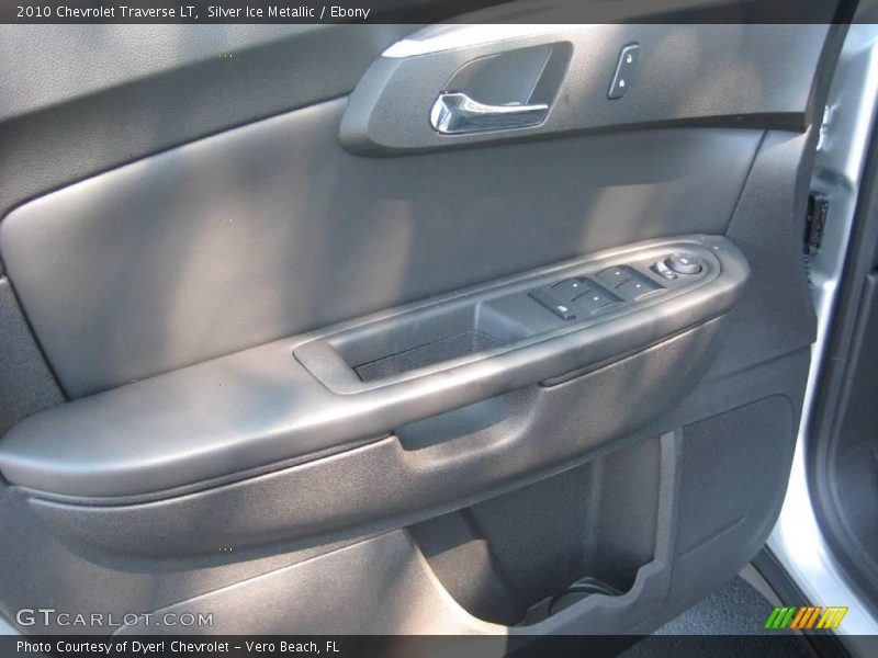 Silver Ice Metallic / Ebony 2010 Chevrolet Traverse LT
