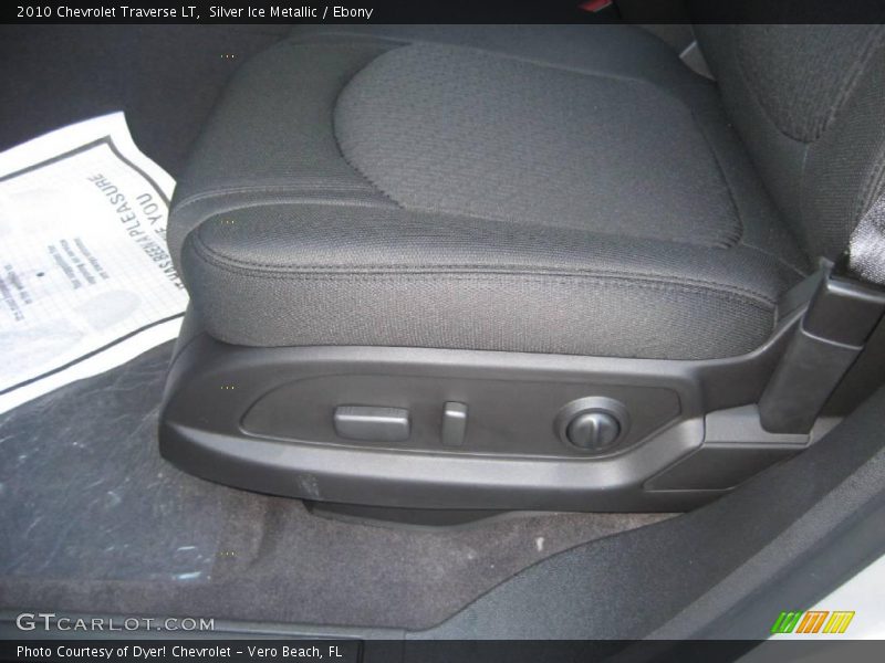 Silver Ice Metallic / Ebony 2010 Chevrolet Traverse LT