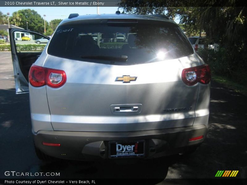 Silver Ice Metallic / Ebony 2010 Chevrolet Traverse LT