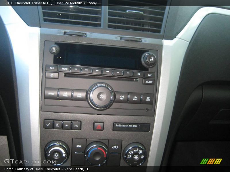 Silver Ice Metallic / Ebony 2010 Chevrolet Traverse LT