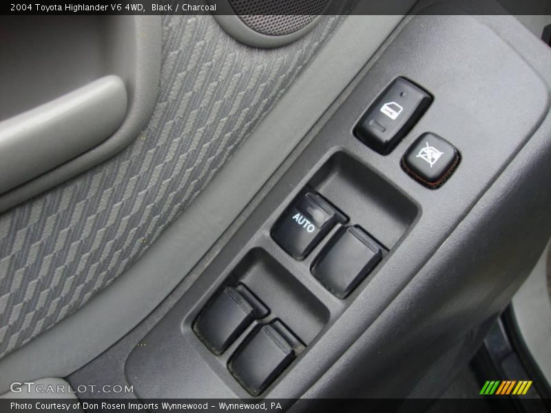Black / Charcoal 2004 Toyota Highlander V6 4WD