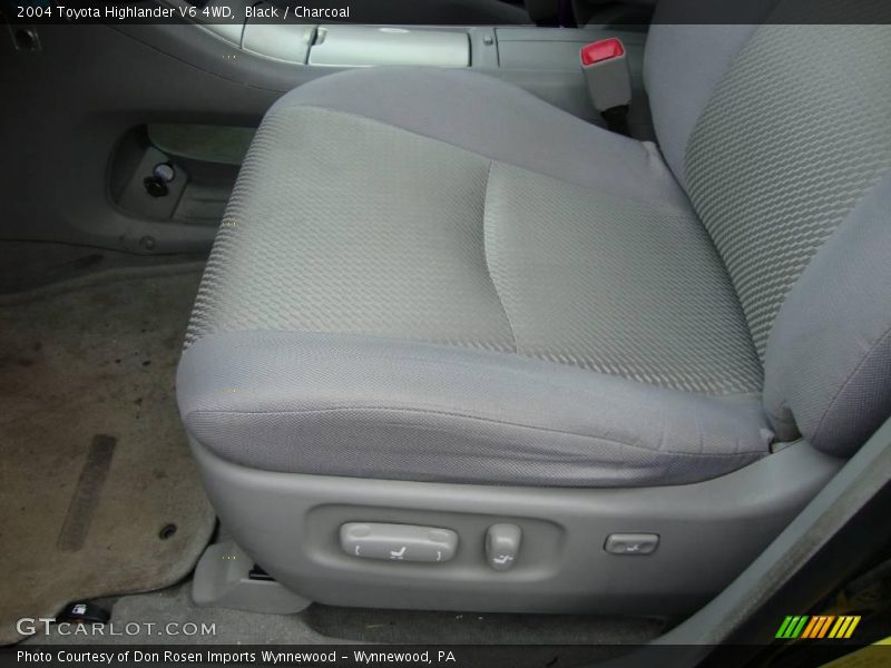 Black / Charcoal 2004 Toyota Highlander V6 4WD