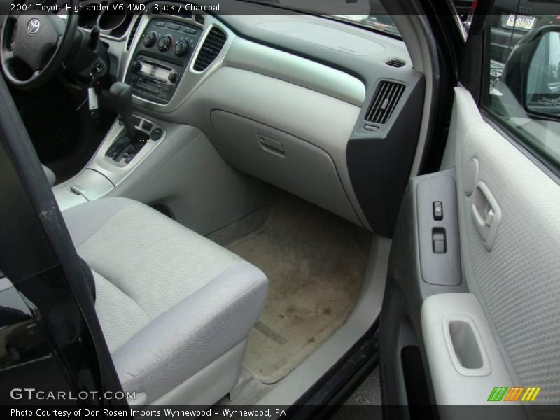 Black / Charcoal 2004 Toyota Highlander V6 4WD