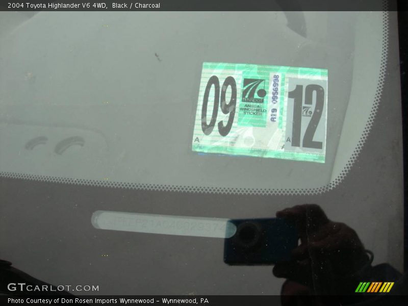 Black / Charcoal 2004 Toyota Highlander V6 4WD