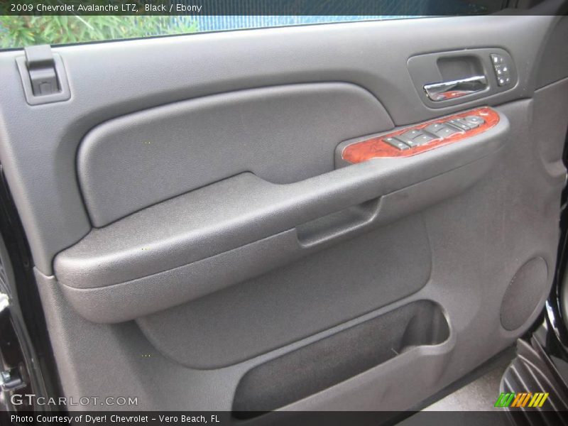 Black / Ebony 2009 Chevrolet Avalanche LTZ