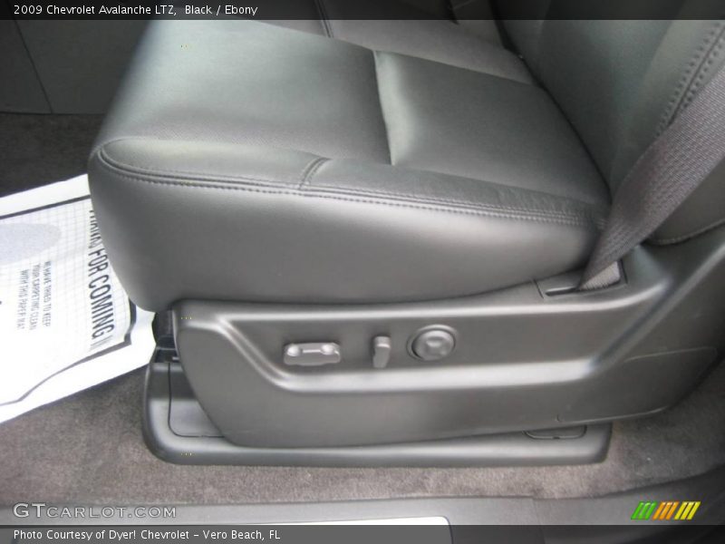 Black / Ebony 2009 Chevrolet Avalanche LTZ