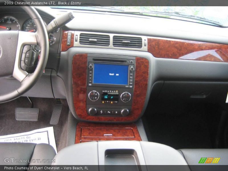 Black / Ebony 2009 Chevrolet Avalanche LTZ