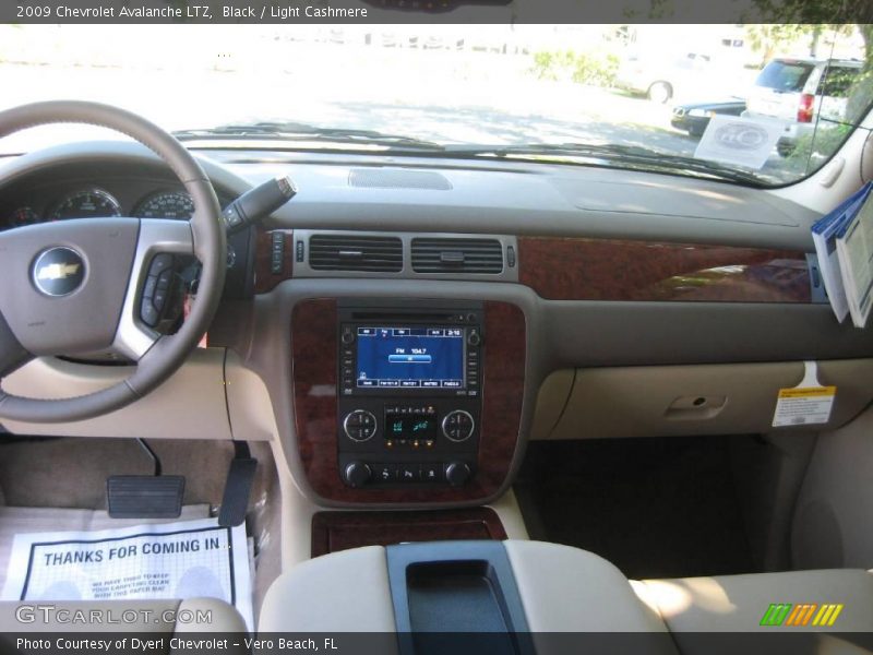 Black / Light Cashmere 2009 Chevrolet Avalanche LTZ