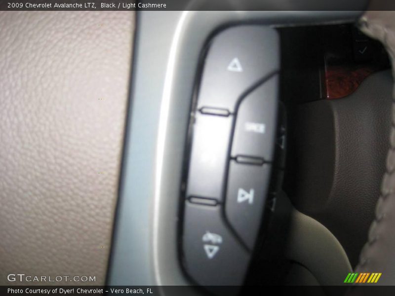 Black / Light Cashmere 2009 Chevrolet Avalanche LTZ
