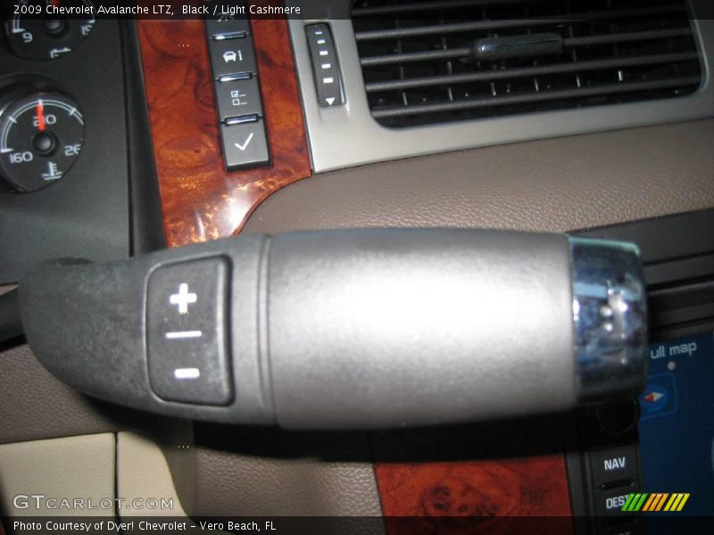 Black / Light Cashmere 2009 Chevrolet Avalanche LTZ